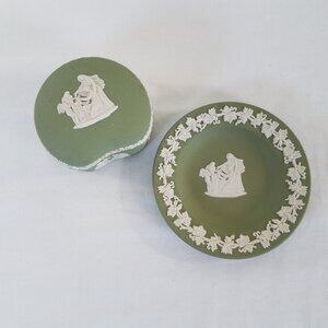 2 Wedgwood Sage Green Cupid and Psyche At Altar Trinket Dish Lidded Box Vintage